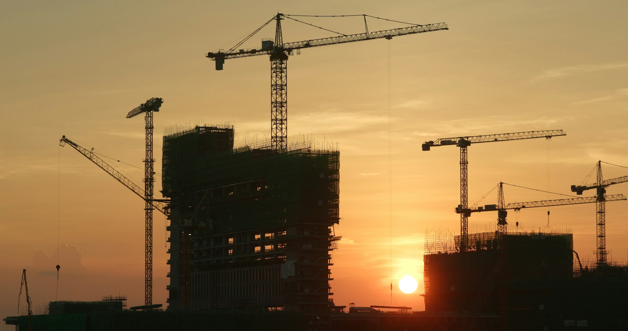 The Pros and Cons of Buying a Resale vs Pre-Construction Condo in 2024